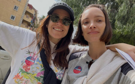 « C'était un tel kismet » : la star de Broad City Abbi Jacobson et Jodi Balfour sont mariés
