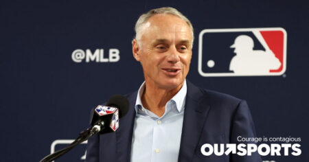 Le commissaire de la MLB, Rob Manfred, dit à Outsports qu'un athlète gay fait son coming-out est une « décision personnelle » et que le baseball le soutiendra