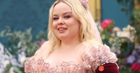 Nicola Coughlan apparaît dans une nouvelle campagne Skims.  (Getty)
