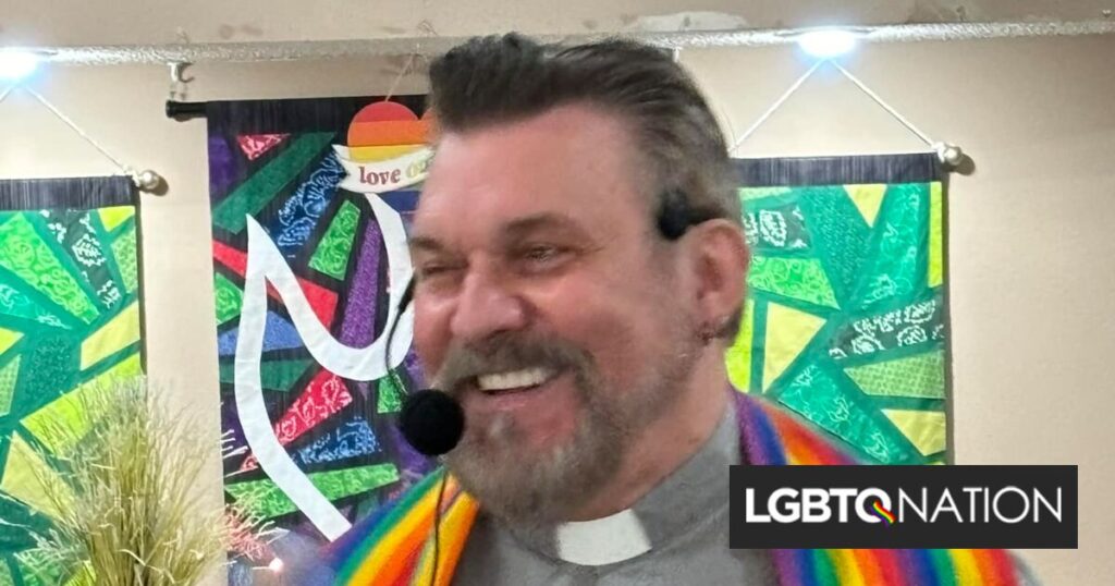 Ce révérend est fier de promouvoir une communauté spirituelle homosexuelle dans une petite ville de Floride Ce révérend est fier de promouvoir une communauté spirituelle homosexuelle dans une petite ville de Floride