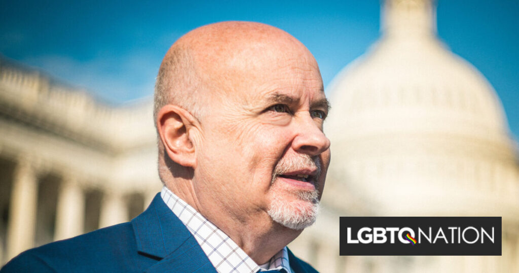 Le représentant Mark Pocan, ouvertement homosexuel, demande à Biden de mettre un terme à sa campagne face à une pression croissante Le représentant Mark Pocan, ouvertement homosexuel, demande à Biden de mettre un terme à sa campagne face à une pression croissante