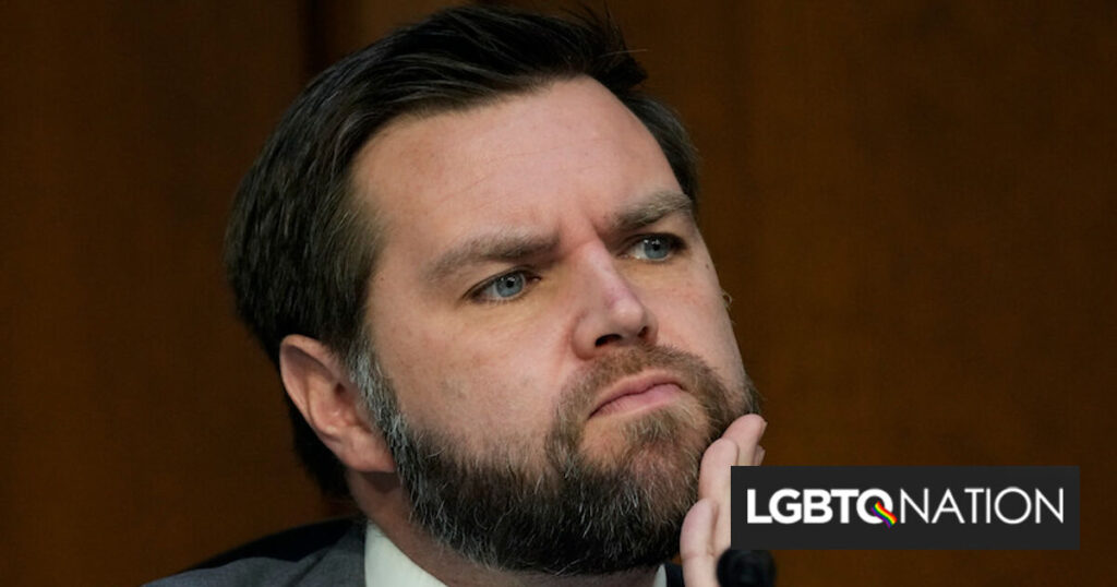 JD Vance a tenté de contraindre l'Irlande à adopter une loi sur les discours de haine incluant les transgenres JD Vance a tenté de contraindre l'Irlande à adopter une loi sur les discours de haine incluant les transgenres