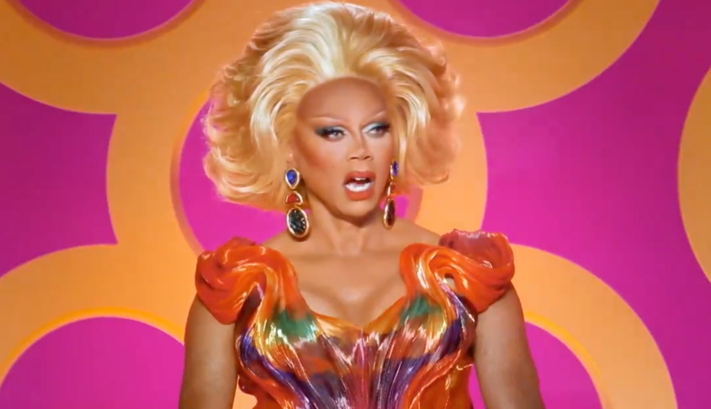 RuPaul réagit à un look de défilé dans RuPaul's Drag Race All Stars 9