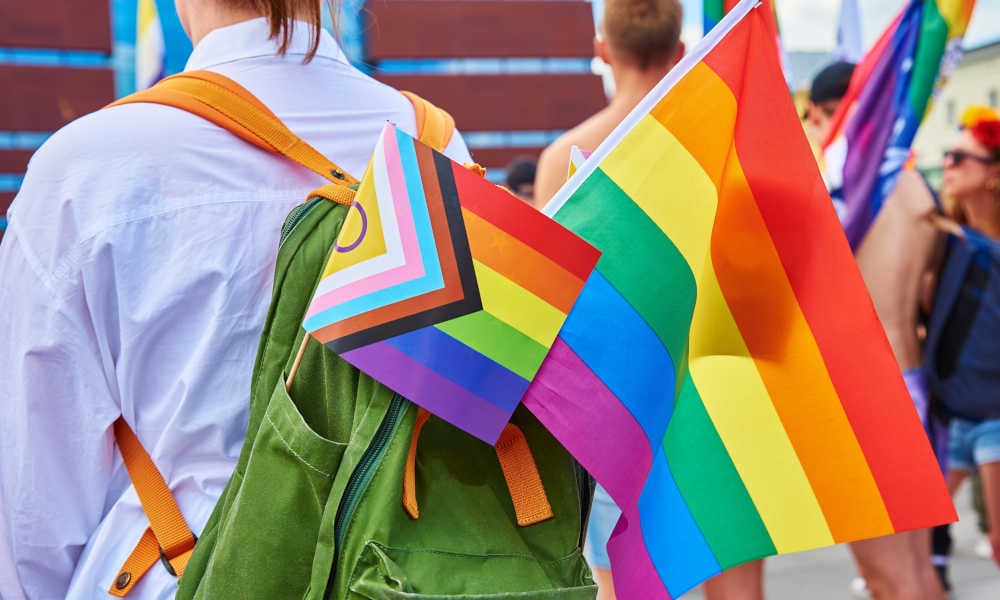 La nouvelle loi sur la sécurité en Californie protège les étudiants LGBTQ+ contre les révélations forcées La nouvelle loi sur la sécurité en Californie protège les étudiants LGBTQ+ contre les révélations forcées