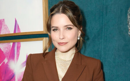 Sophia Bush, la star de One Tree Hill, révèle le moment « ah-ha » qui a déclenché son éveil queer