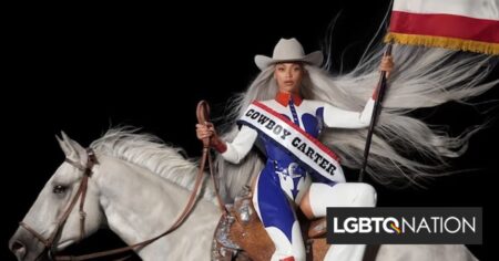 Beyoncé portait une robe Mugler vintage rendue célèbre par l'icône de la mode transgenre Connie Fleming