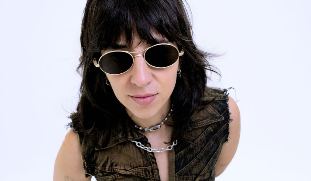 Chloé Caillet représente la rave queer du club aux after-partys des défilés Chloé Caillet représente la rave queer du club aux after-partys des défilés