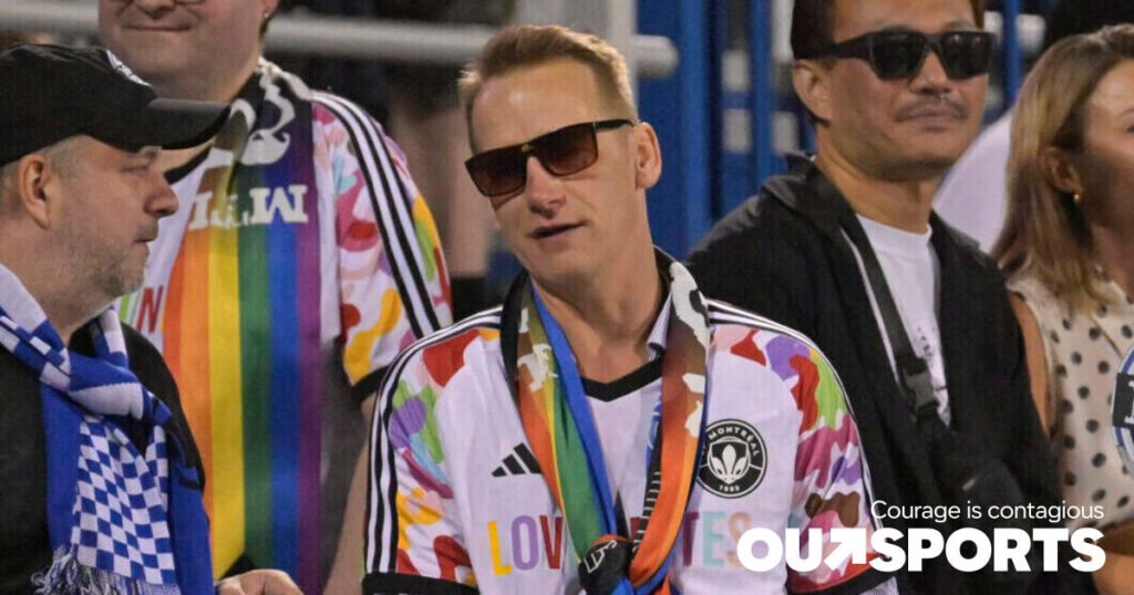 Le premier joueur gay de la MLS à faire son coming out déclare que c'est « encore plus difficile » désormais pour les footballeurs qui ne se sont pas encore déclarés gays Le premier joueur gay de la MLS à faire son coming out déclare que c'est « encore plus difficile » désormais pour les footballeurs qui ne se sont pas encore déclarés gays