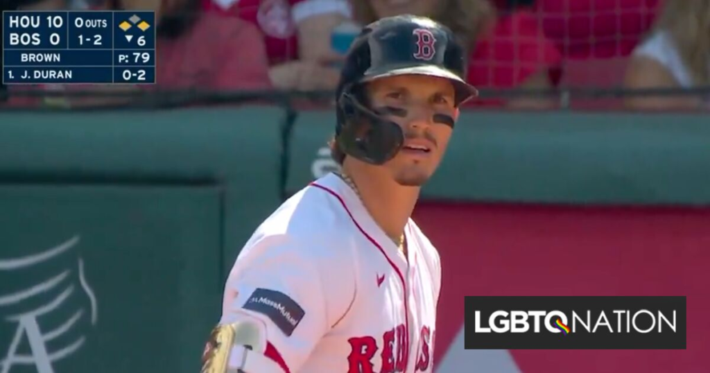 Le voltigeur des Red Sox qui avait traité un fan de « putain de connard » est de retour sur le terrain Le voltigeur des Red Sox qui avait traité un fan de « putain de connard » est de retour sur le terrain