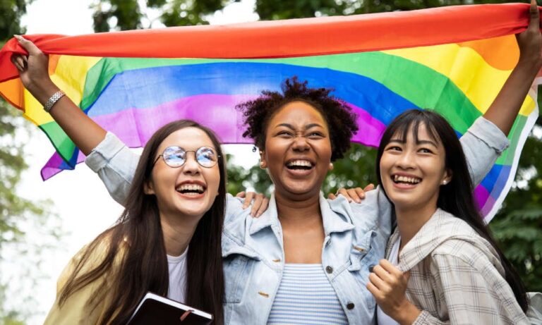 L'étude 2024 de GLAAD révèle une discrimination croissante envers les LGBTQ et une acceptation en baisse