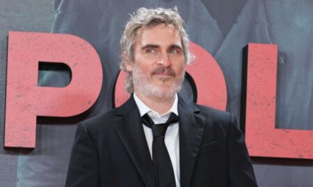 Dans les coulisses de la sortie choquante de Joaquin Phoenix de la romance gay NC-17