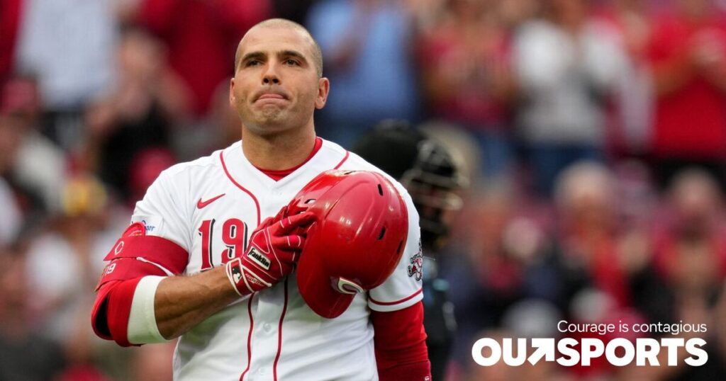Alors que Joey Votto prend sa retraite, ce fan se souvient de son merveilleux geste envers un arbitre gay de la MLB Alors que Joey Votto prend sa retraite, ce fan se souvient de son merveilleux geste envers un arbitre gay de la MLB