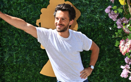Voici votre premier aperçu de Jonathan Bailey dans Jurassic World 4