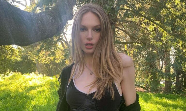 Alex Consani : briser les barrières en devenant la première femme trans à être nommée mannequin de l'année