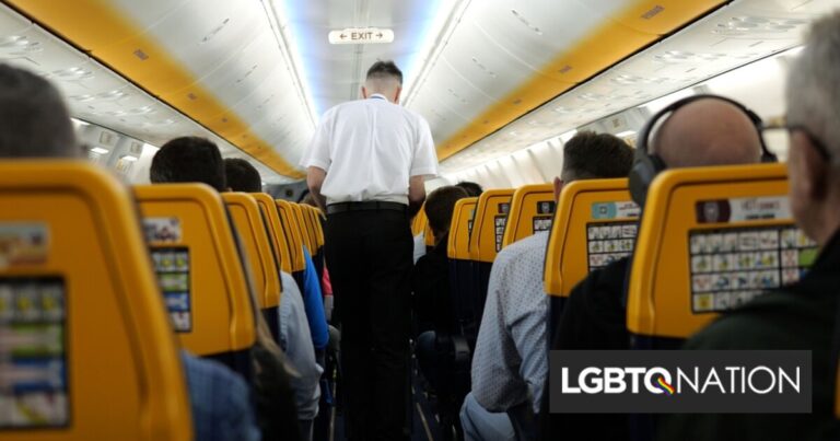 Un agent de bord gay a retrouvé son emploi après avoir été licencié pour une relation sexuelle