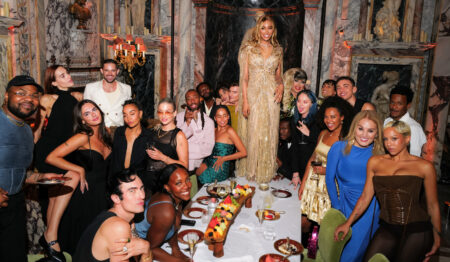 Dans les coulisses de l'anniversaire de Munroe Bergdorf, entouré de stars et d'icônes LGBTQ+