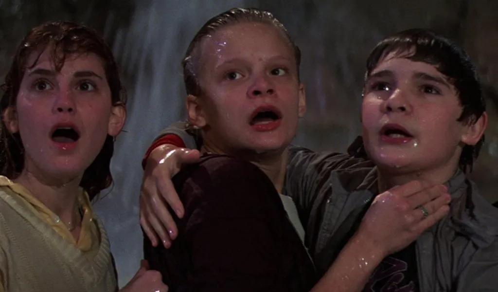 Les Goonies pourraient avoir une suite 40 ans plus tard – Martha Plimpton, alliée transgenre, sera-t-elle la vedette du film ? Les Goonies pourraient avoir une suite 40 ans plus tard – Martha Plimpton, alliée transgenre, sera-t-elle la vedette du film ?