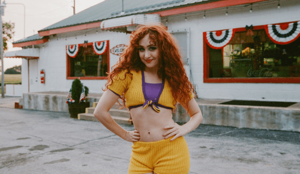 « Grâce à Chappell Roan, les femmes queer hyperféminines peuvent enfin prendre de la place » « Grâce à Chappell Roan, les femmes queer hyperféminines peuvent enfin prendre de la place »