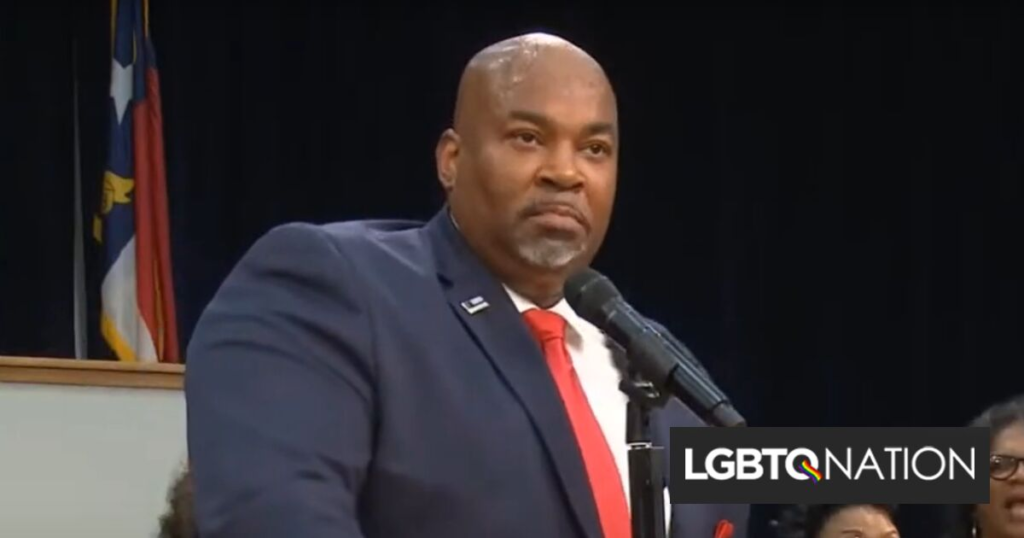 Des humoristes de fin de soirée ridiculisent Mark Robinson, candidat républicain au Parti républicain et « pervers nazi noir » Des humoristes de fin de soirée ridiculisent Mark Robinson, candidat républicain au Parti républicain et « pervers nazi noir »