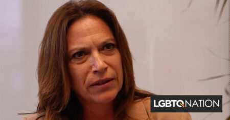 Une enseignante lesbienne affirme avoir été accusée par son patron d'être une « sorcière » dans un « clan LGBTQ »