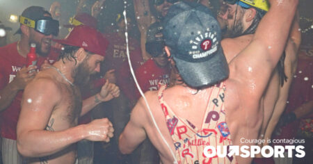 Les Phillies se qualifient pour la division et organisent une fête torse nu qui montre les poils de la poitrine de Bryce Harper