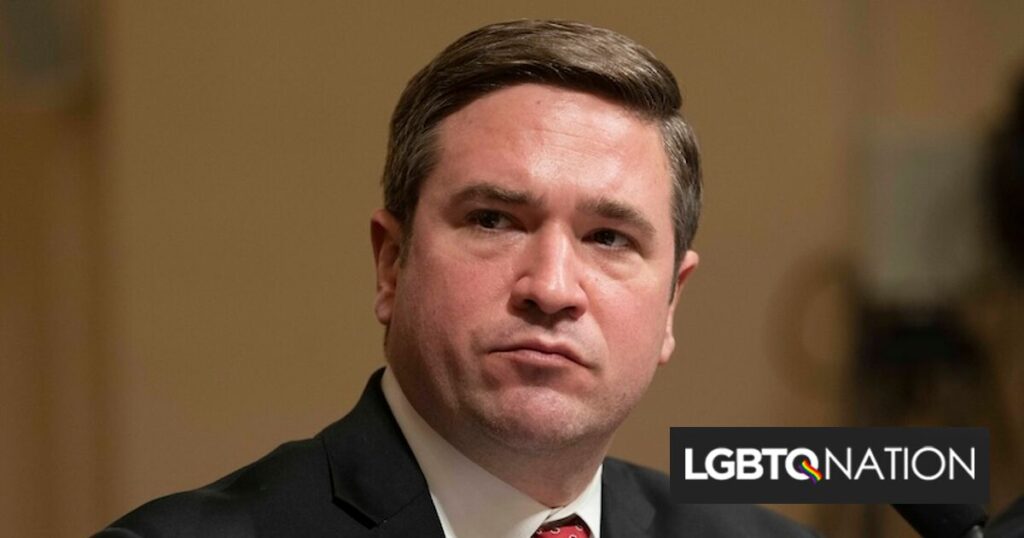 Les responsables de l'État républicain sont tellement furieux que les médecins soutiennent les soins de santé trans qu'ils les intimident Les responsables de l'État républicain sont tellement furieux que les médecins soutiennent les soins de santé trans qu'ils les intimident