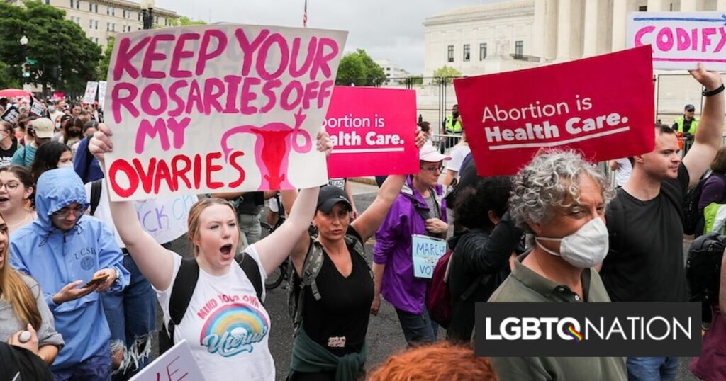 Le conseiller de Trump affirme que Donald Trump permettra aux États de traquer les personnes cherchant à avorter Le conseiller de Trump affirme que Donald Trump permettra aux États de traquer les personnes cherchant à avorter