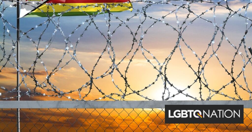Au Zimbabwe, deux hommes risquent 14 ans de prison après avoir accidentellement révélé à la police qu'ils étaient un couple gay Au Zimbabwe, deux hommes risquent 14 ans de prison après avoir accidentellement révélé à la police qu'ils étaient un couple gay