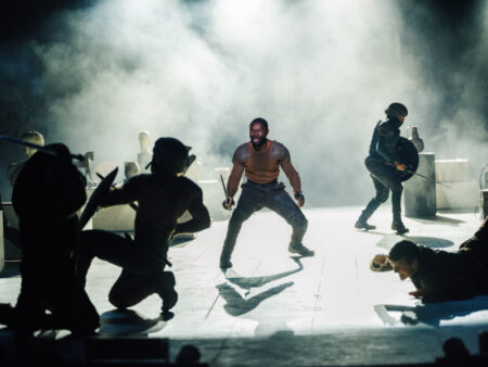 Coriolanus du National Theatre est Shakespeare à une échelle absolument épique – critique
