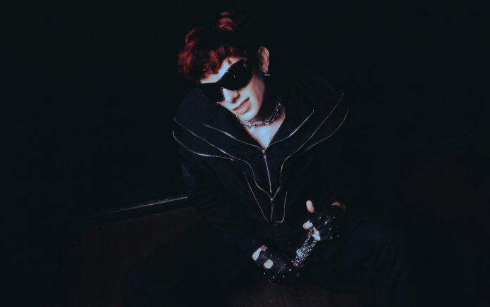 Montykeates sort un nouveau single électrisant WORTH LESS