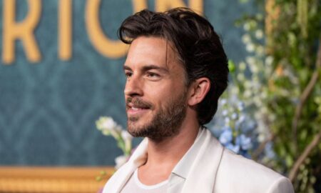 Premier aperçu de Jonathan Bailey dans « Jurassic World Rebirth »