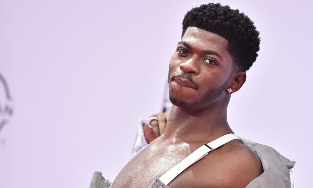 Le tweet de Lil Nas X sur la bisexualité suscite des discussions sur sa sexualité