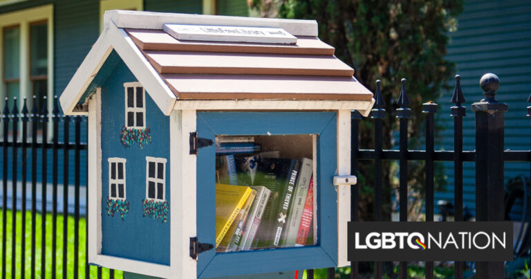 Un groupe de défense des droits des parents menace les personnes qui proposent des livres interdits dans les bibliothèques gratuites