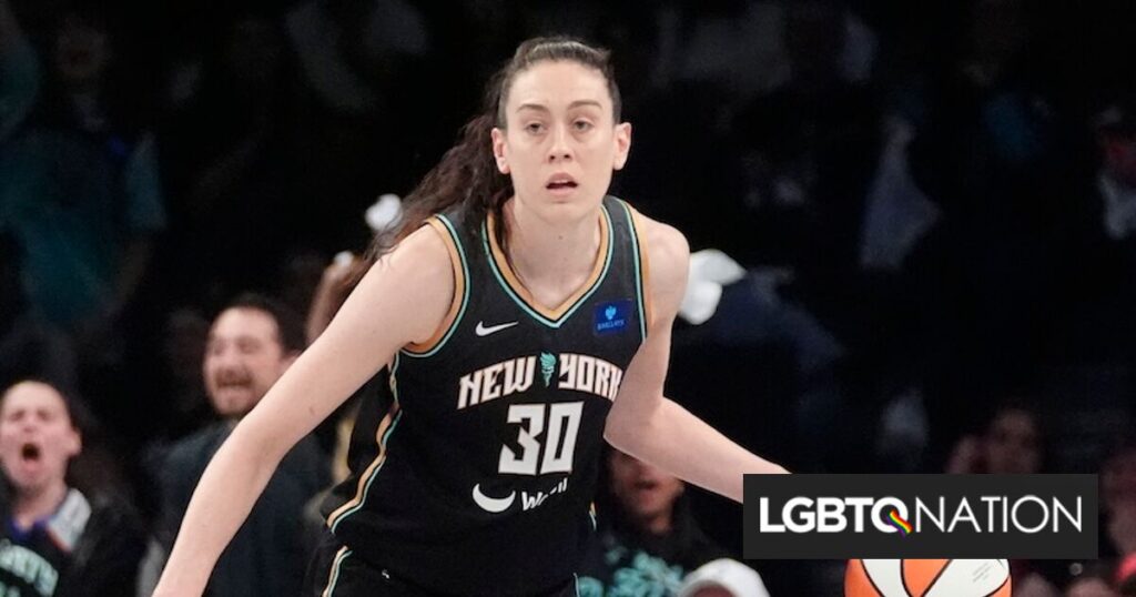 La star de la WNBA reçoit des menaces de mort homophobes lors du championnat de la ligue La star de la WNBA reçoit des menaces de mort homophobes lors du championnat de la ligue