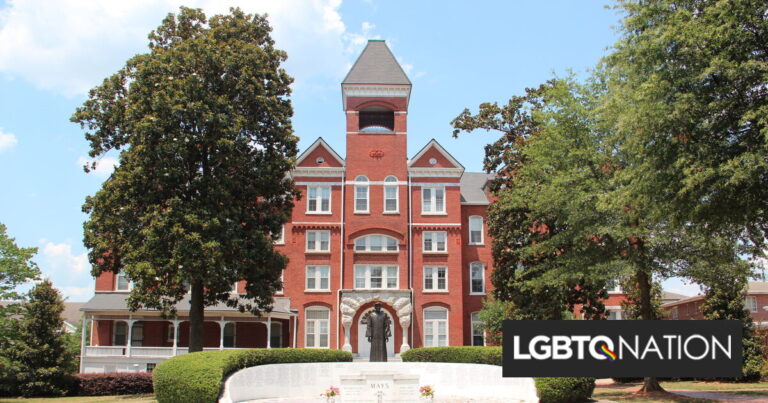Les universités des États anti-LGBTQ+ perdent des étudiants et ils ne peuvent rien faire