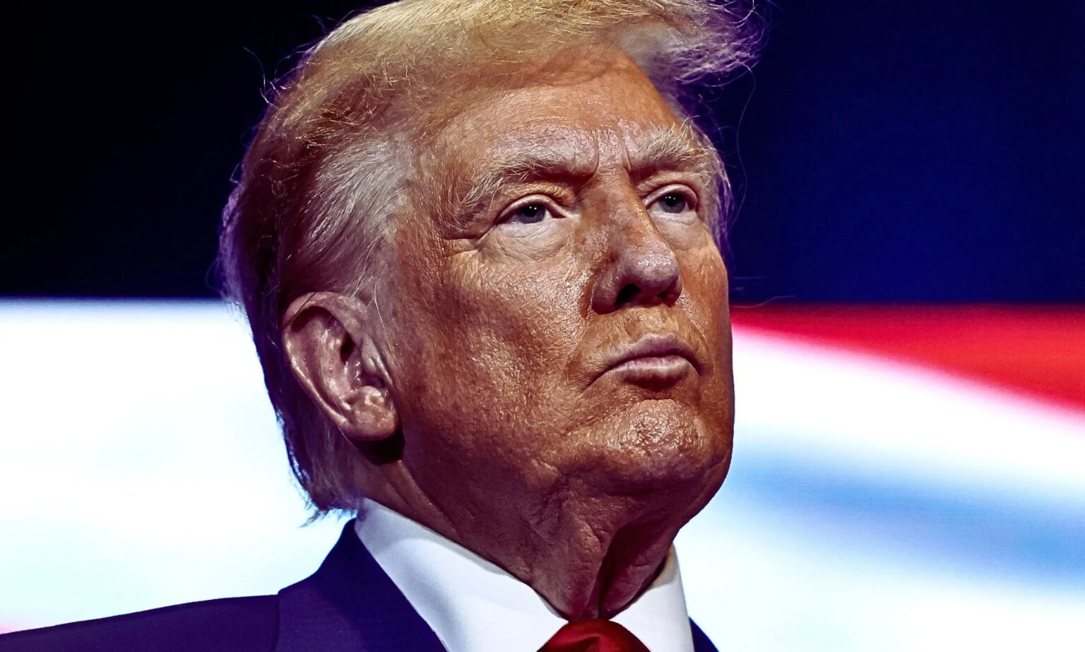 Donald Trump se moque, rabaisse et méprise le présentateur gay de CNN, Anderson Cooper : « Vous connaissez Allison ? » Donald Trump.