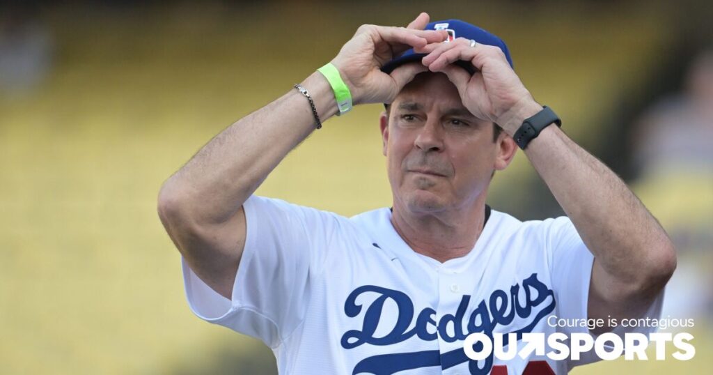 Brad Ausmus et d'autres joueurs de la MLB rendent un hommage éternel à son coéquipier gay Billy Bean Brad Ausmus et d'autres joueurs de la MLB rendent un hommage éternel à son coéquipier gay Billy Bean