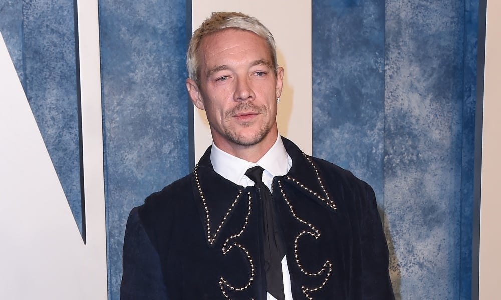 Diplo ne pense pas nécessairement que c'est gay qu'un autre homme s'en soit pris à lui. La confession franche de Diplo : redéfinir la sexualité Diplo Doesn’t Necessarily Think It’s Gay That Another Man Went Down on Him