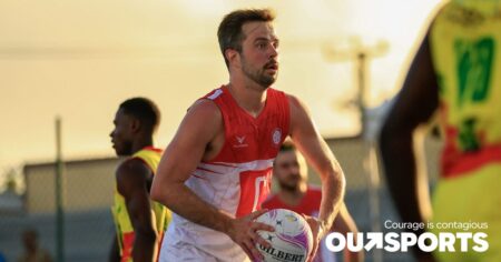 Le capitaine fait partie des nombreux joueurs homosexuels de l'équipe nationale masculine dans un sport « unique »
