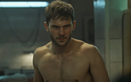 The Light Fantastic : Jeremy Irvine jouera un pompier gay dans une comédie romantique de danse de salon
