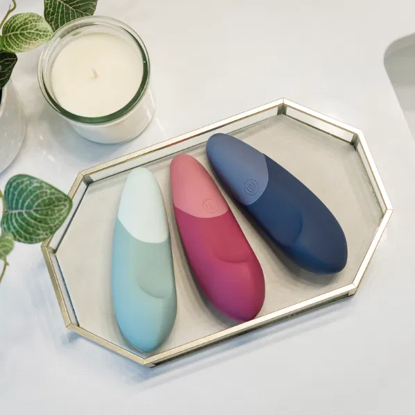 Le Vibe de Womanzier est disponible en trois couleurs.
