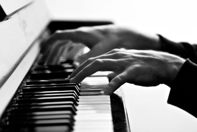 Acheter un piano à queue : pourquoi contacter un professionnel ?