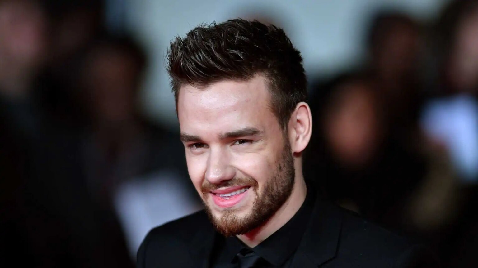 Trois personnes inculpées en lien avec la mort de Liam Payne alors que l'ami de la star nie avoir prétendu l'avoir « abandonné » Trois personnes inculpées en lien avec la mort de Liam Payne alors que l'ami de la star nie avoir prétendu l'avoir "abandonné"