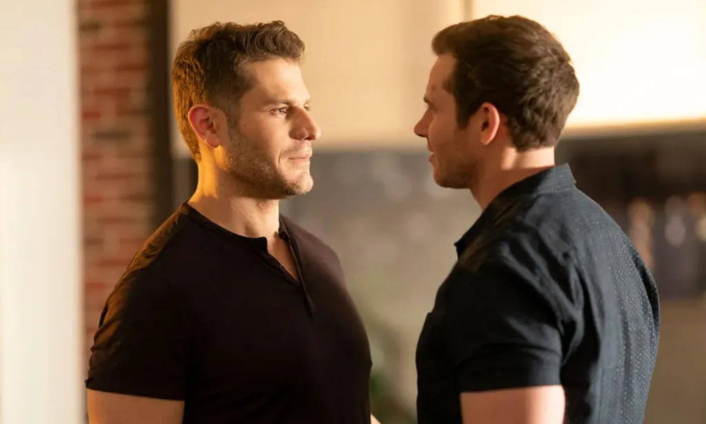 Lou Ferrigno Jr et Oliver Stark dans le rôle de Tommy et Buck dans le 9-1-1.