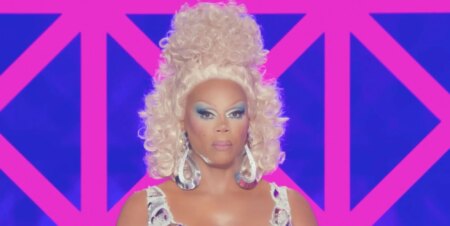 RuPaul in Drag race UK Season 6 episode 9