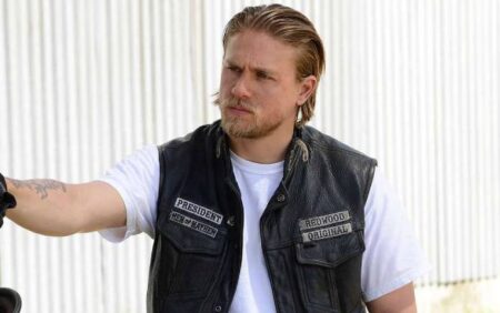 Monsters Saison 3 : Voici votre premier aperçu de Charlie Hunnam dans le rôle du tueur en série Ed Gein