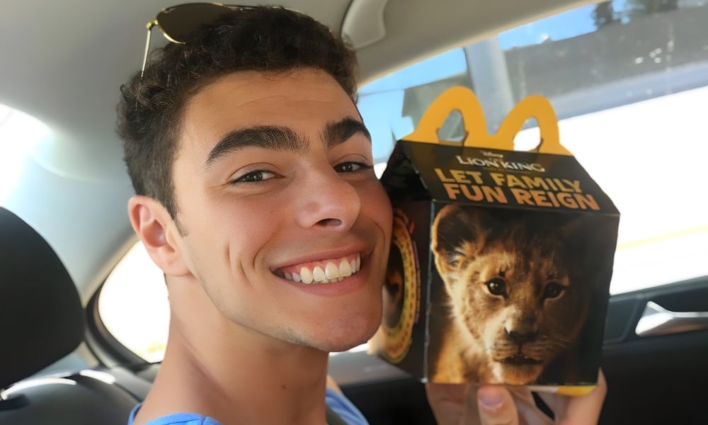 Luigi Mangione est-il gay ou bisexuel ? Nouveaux détails sur le suspect du meurtre du PDG Is Luigi Mangione Gay or Bisexual? New Details on the CEO Murder Suspect