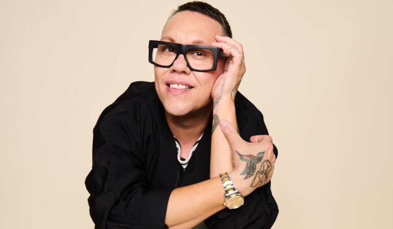 Gok Wan parle des étapes de sa carrière et défend la visibilité LGBTQ+