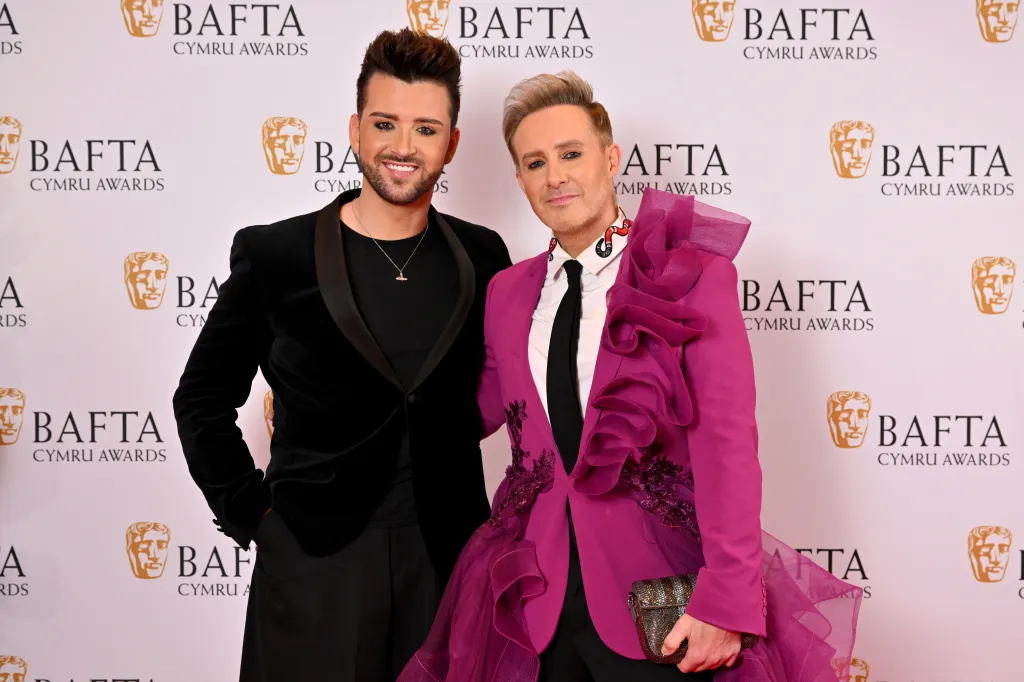Tom Hope et Ian "H" Watkins assistent aux BAFTA Cymru Awards 2024