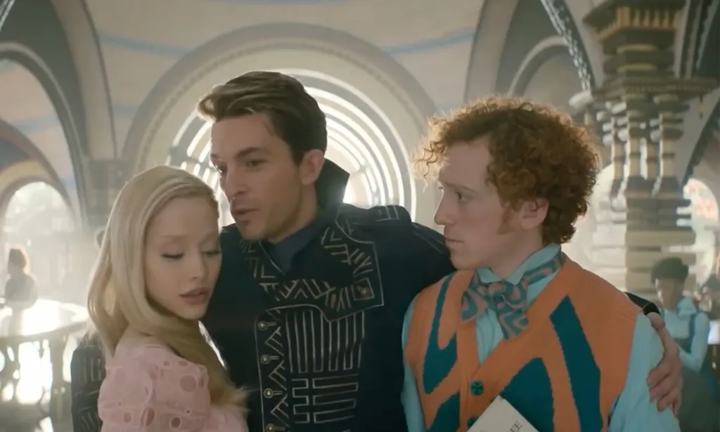 Ariana Grande, Jonathan Bailey et Ethan Slater